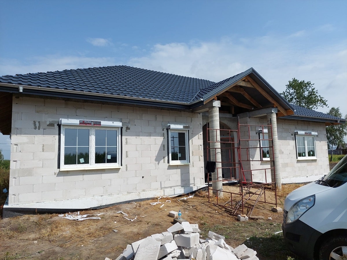 Zebrano Okna PCW profil Schucko Living, rolety zewnętrzne Portos