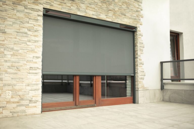 Markizy do okien pionowych VMZ Fakro