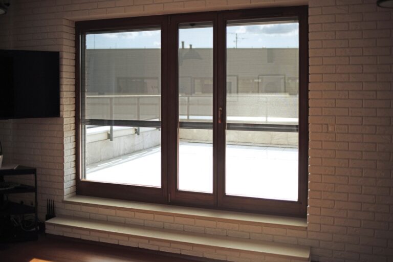 Markizy do okien pionowych VMZ Fakro