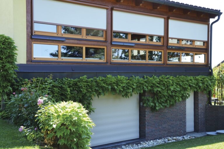 Markizy do okien pionowych VMZ Fakro