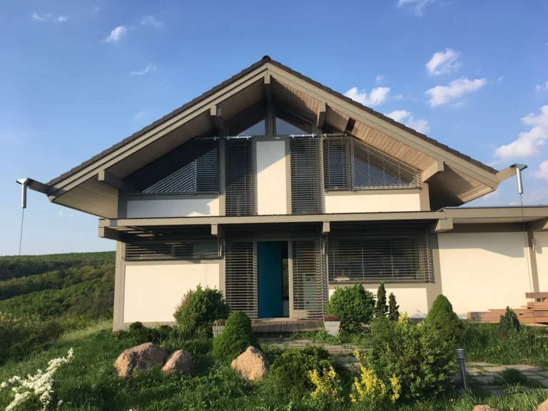 Żaluzje zewnętrzne asymetryczne trójkątne i trapezowe